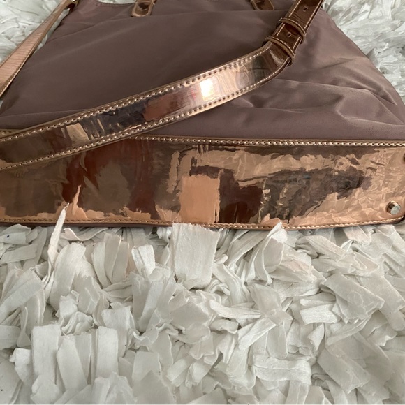 Banana Republic Rose gold and nylon bag - Picture 2 of 9